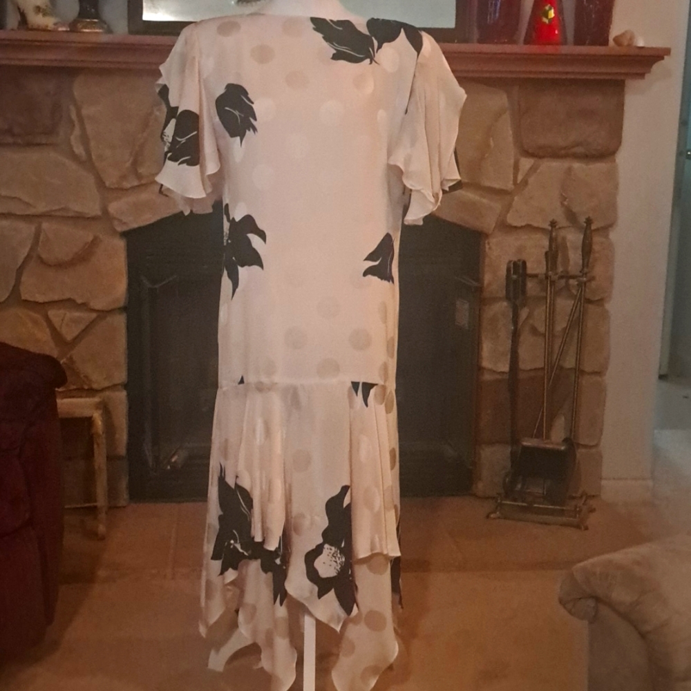 Black and White 100% silk. Saint Romei size 12